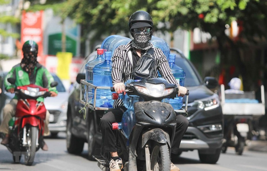 Dự báo thời tiết ngày 27/6/2022: Miền Bắc nắng nóng đỉnh điểm trước khi đón mưa dông