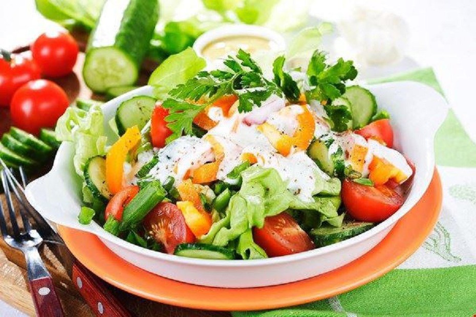 Cách làm salad để ăn ngon miệng mà không lo tăng cân