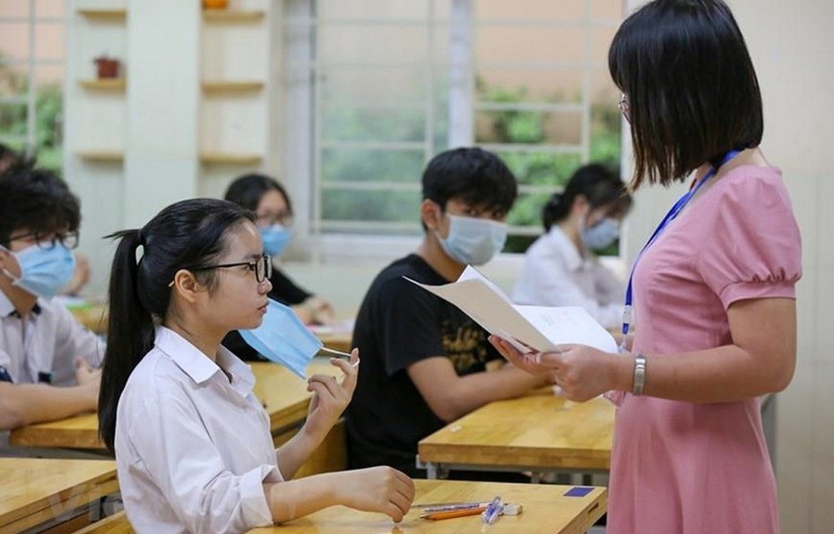 "Cuộc đua" vào lớp 10 tại Hà Nội căng thẳng: Thí sinh lưu ý gì?