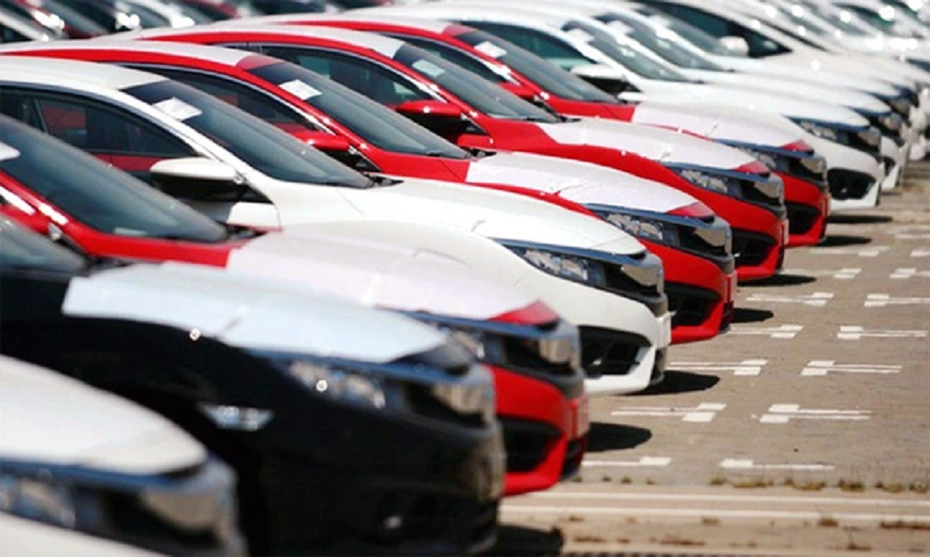Lý do Bộ Tài chính không đồng ý giảm 50% phí trước bạ với ô tô trong nước