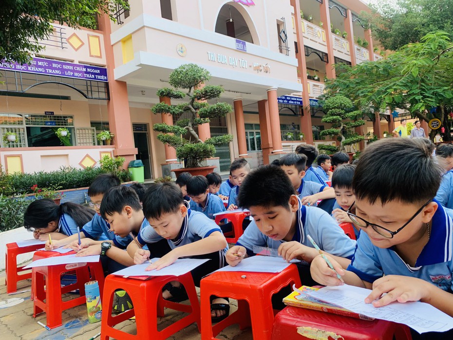 Hà Nội yêu cầu "khẩn" đảm bảo an toàn cho học sinh hoạt động giáo dục ngoài giờ