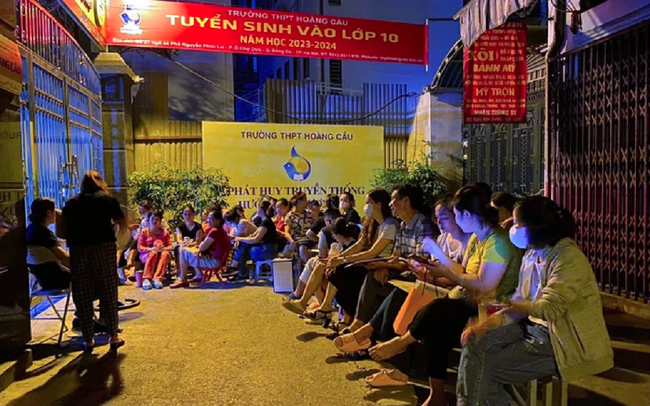 Mùa "vượt vũ môn" vào lớp 10 ở Thủ đô năm nay càng khốc liệt: Hà Nội ra công văn “khẩn”