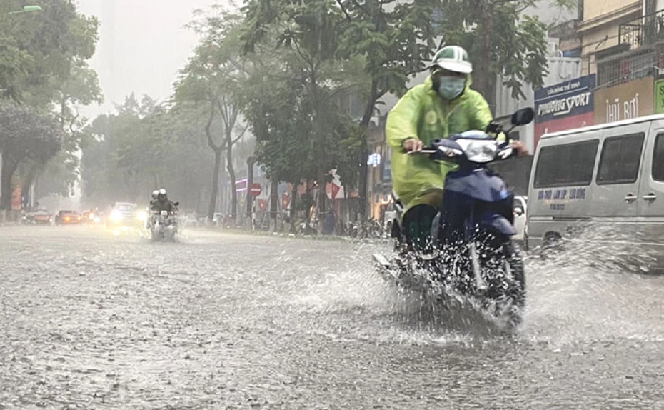 Miền Bắc sắp đón không khí lạnh "hiếm gặp", mưa dông kèm sấm động lớn