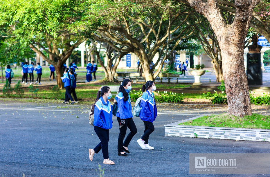 Lâm Đồng: Học sinh trở lại trường học sau thời gian học trực tuyến