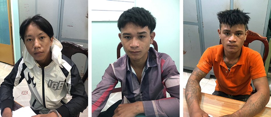 Bắt khẩn cấp 3 thanh niên mang hung khí “xin đểu” người đi đường