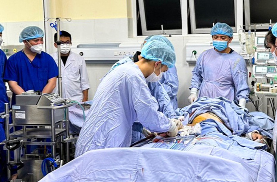 Lâm Đồng: Dùng ECMO “tim phổi nhân tạo” cứu sống bệnh nhân nguy kịch