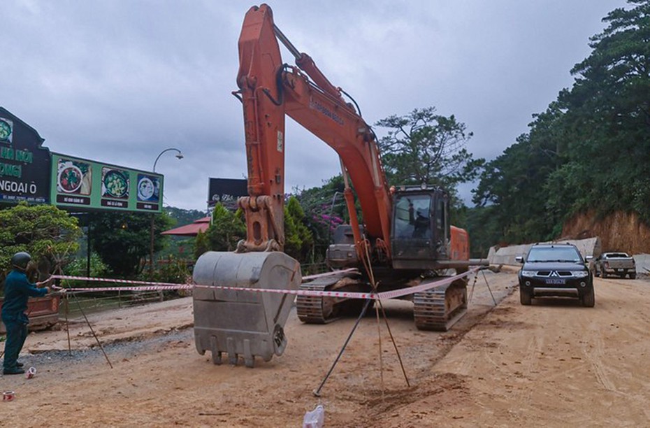 Lâm Đồng: 2 công nhân thương vong do đất lở khi thi công đèo Prenn