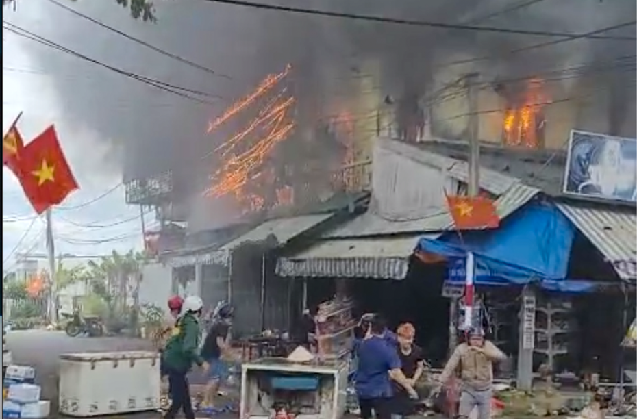 Lâm Đồng: Kịp thời khống chế đám cháy ki ốt trong khu vực chợ