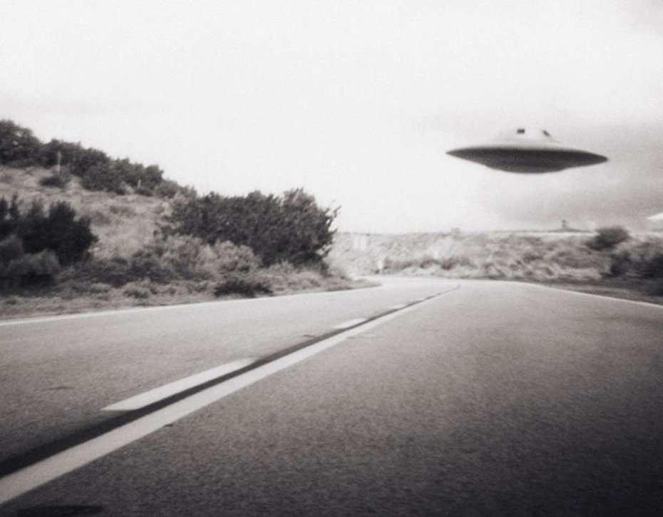 Mỹ xác nhận nghiên cứu UFO, bí ẩn về Vùng 51 dần hé mở?