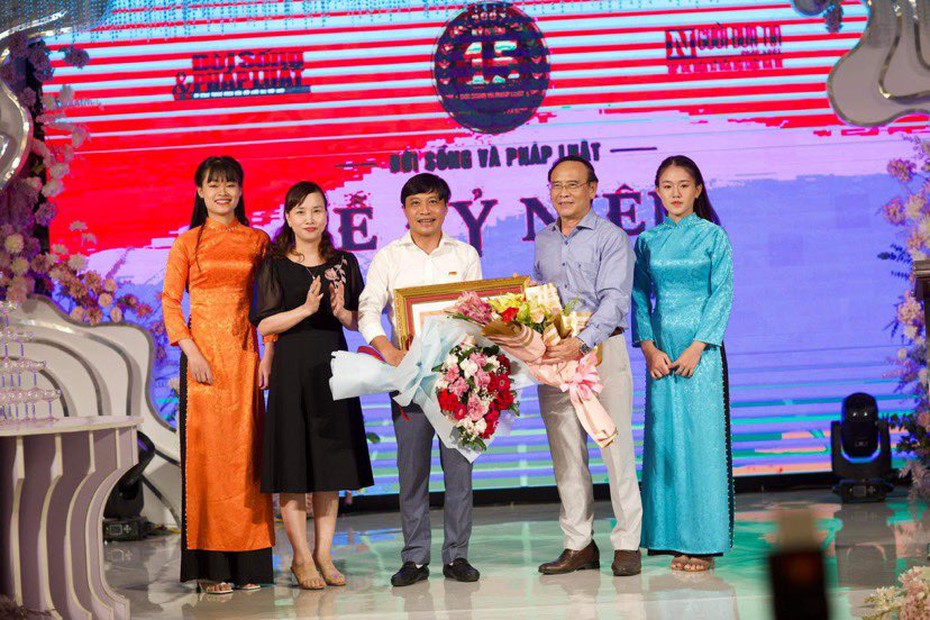15 năm thành lập Văn phòng miền Trung: “Quả ngọt” trong bão giông