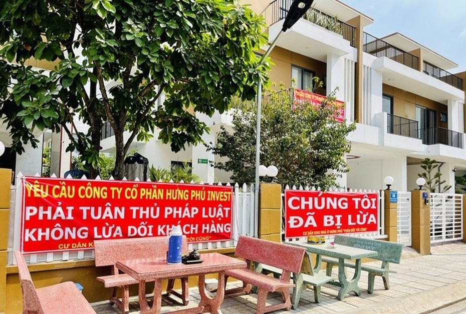 TP.HCM: Cư dân Thăng Long Home căng băng rôn phản đối chủ đầu tư