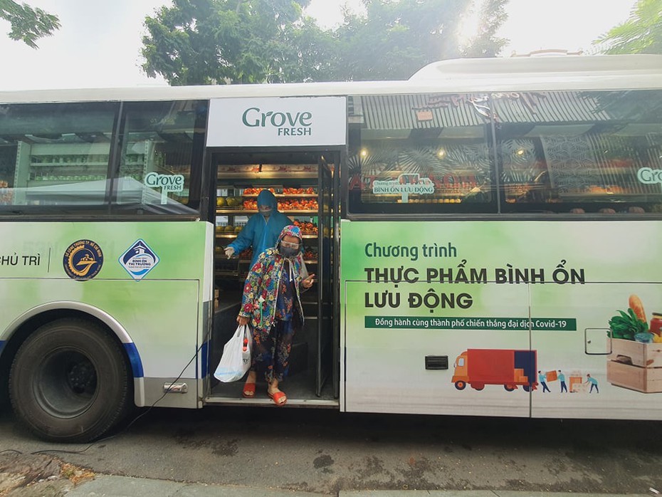 Biến xe bus thành “siêu thị", cung cấp thực phẩm bình ổn giá cho người dân