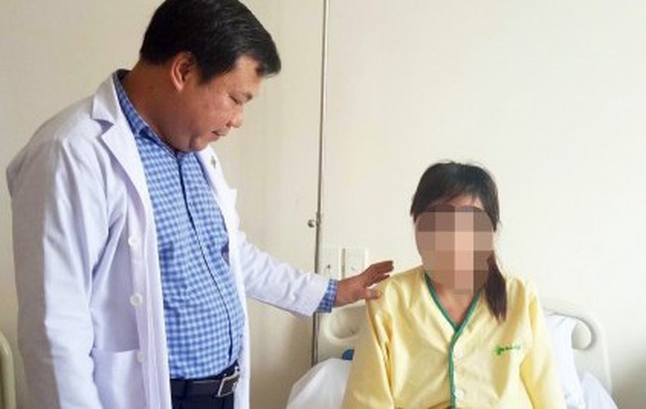 Cứu sống nữ công nhân có ống mật chủ giãn to gấp 10 lần