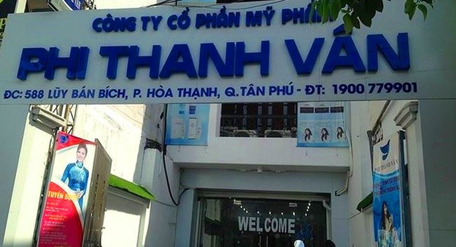 Công ty của người mẫu Phi Thanh Vân bị yêu cầu thu hồi hai lô mỹ phẩm