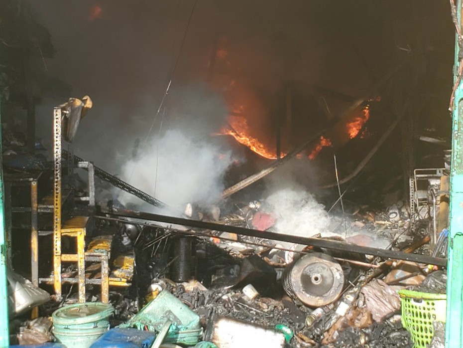 Đồng Nai: Cháy lớn tại cơ sở mua, bán phụ tùng ô tô