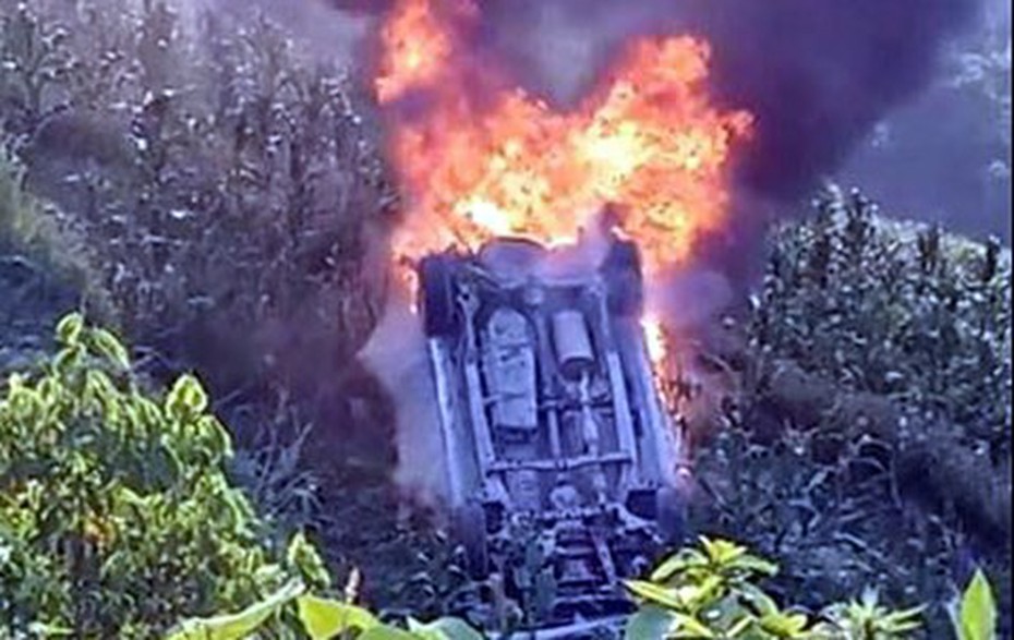 Tai nạn kinh hoàng ở Lai Châu, xe ô tô lao xuống vực, 4 người thương vong