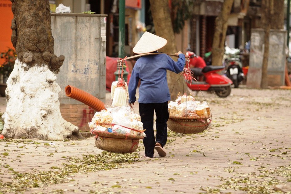 Hà Nội có một tháng Tư xao xuyến lá vàng rơi