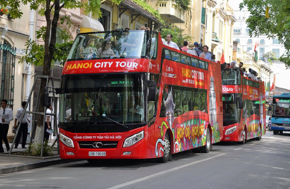 Hà Nội: Du khách thích thú trải nghiệm tuyến xe bus 2 tầng