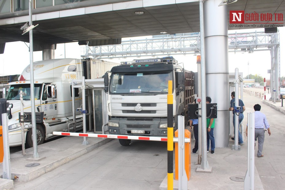 "Dở khóc dở cười" thu phí không dừng tại trạm BOT cầu Phú Mỹ
