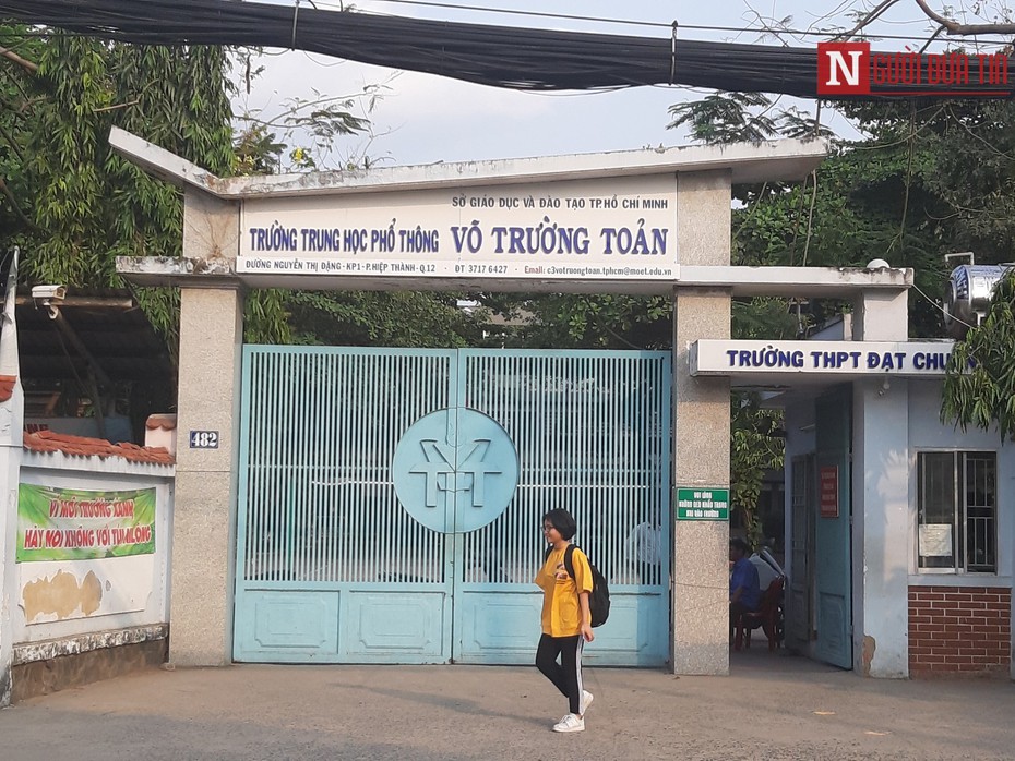 BGH trường THPT Võ Trường Toản nói gì về vụ thầy giáo bị kỷ luật vì để học sinh diễn cảnh “nhạy cảm”