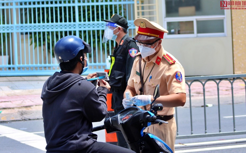 Đổi giấy đi đường sau 2 ngày áp dụng, Công an Tp.Hồ Chí Minh nói gì?