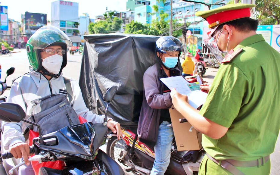 Công an Tp.HCM: Phải tính toán kỹ khi cho shipper hoạt động liên quận