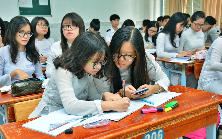 Lúng túng đổi tổ hợp môn học, học sinh chương trình mới phải làm gì?