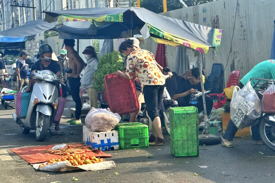 Tp.HCM: Mất trật tự khu vực chợ đầu mối Bình Điền, khi nào dứt điểm?