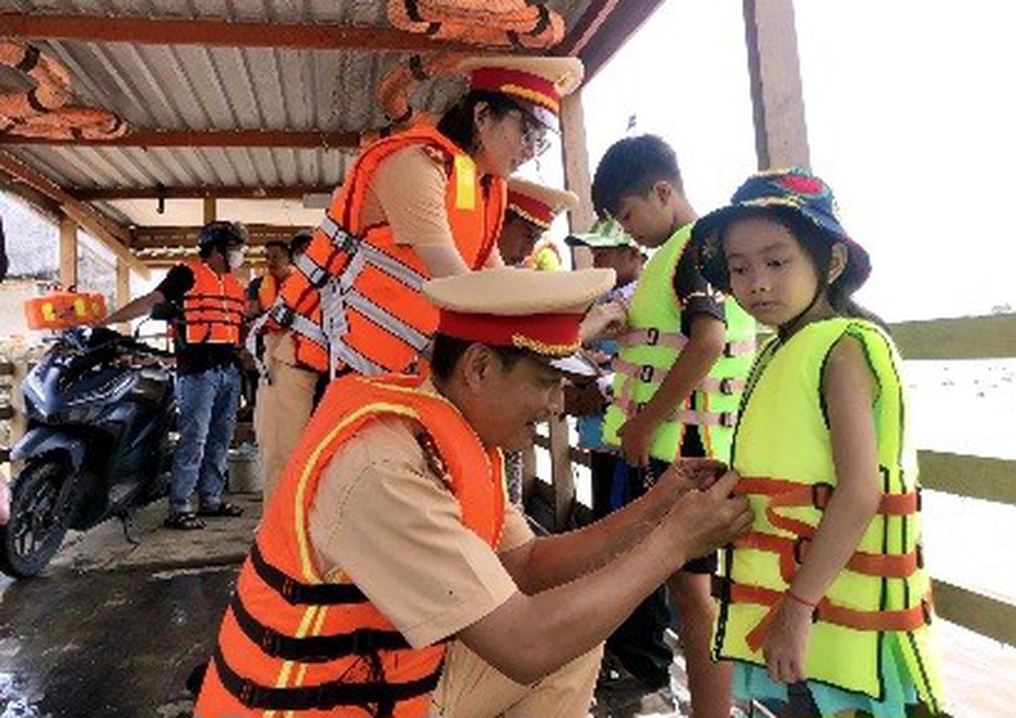 Bạc Liêu: Tăng cường giải pháp đảm bảo an toàn giao thông đường thủy