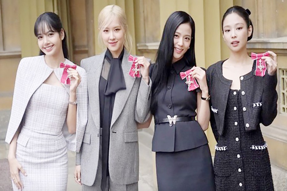 BLACKPINK nhận Huân chương nước Anh và những đặc quyền của Rosé