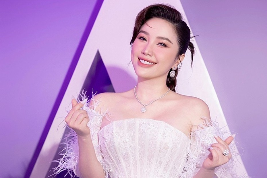 Bảo Thy trở lại sân khấu, nhan sắc ngày càng mặn mà