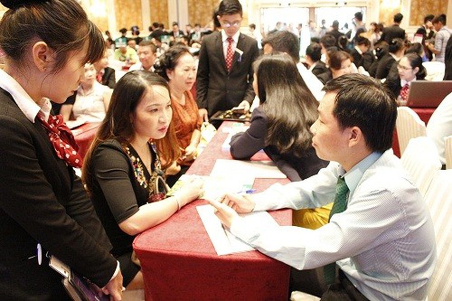 Vietcombank bán "hàng ế", 777 nhà đầu tư chớp thời cơ