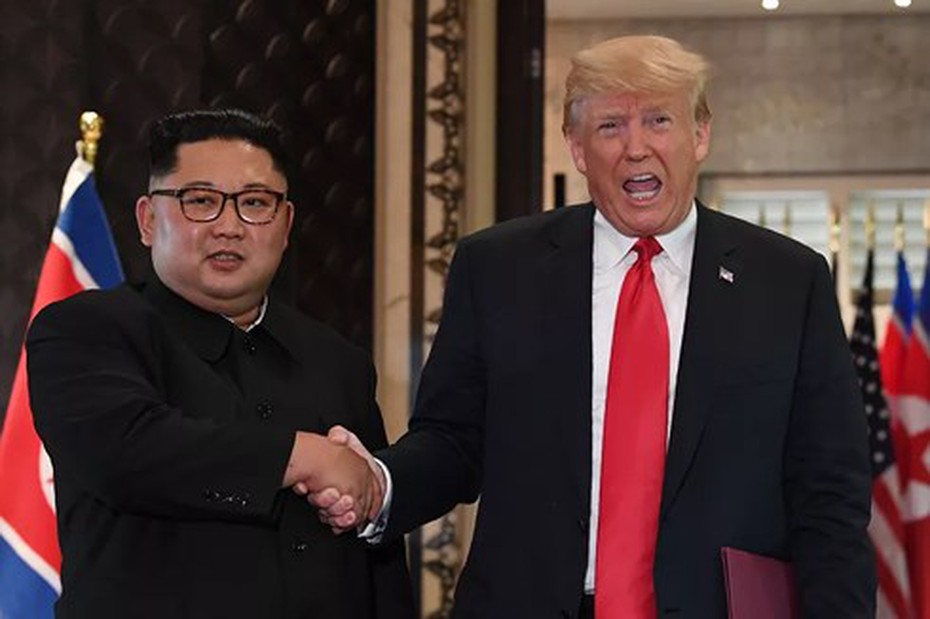 Tiết lộ bất ngờ về trang phục ông Kim Jong-un mặc tại hội nghị Mỹ-Triều