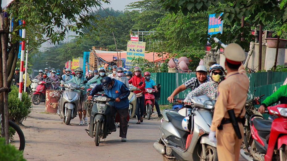 Tư duy ngược trên vỉa hè Tố Hữu