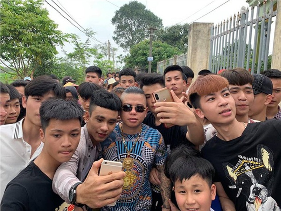 Sau Khá Bảnh đến lượt "thánh chửi" Dương Minh Tuyền bị xóa kênh YouTube