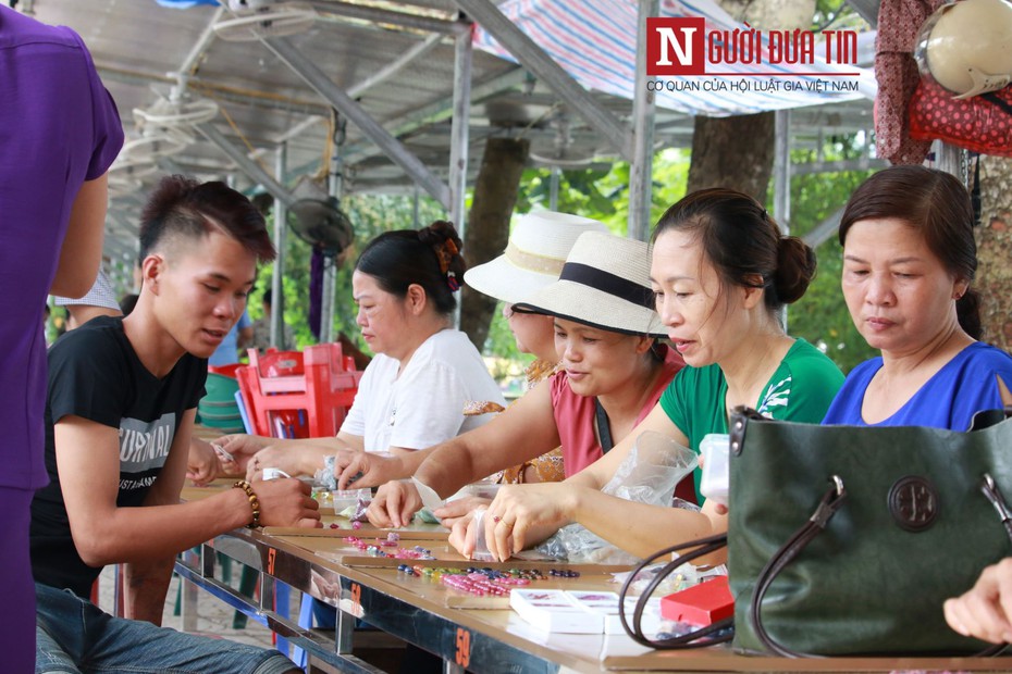 Tung tin đồn viên đá 5 tỷ đồng ở Yên Bái: Công an mời một người lên làm việc