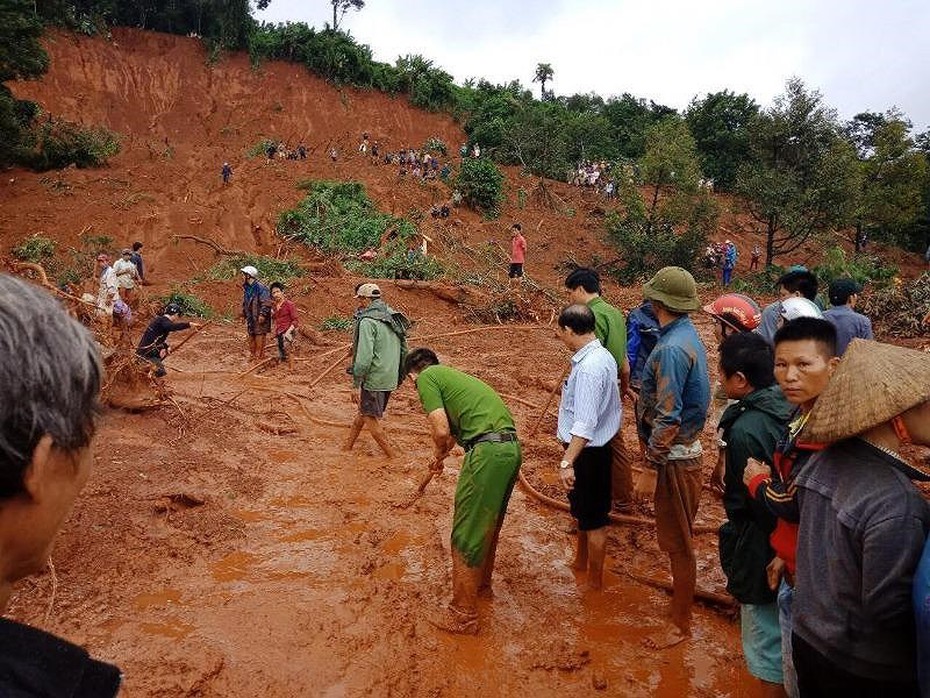 Sạt lở đất ở Đắk Nông, 3 người một nhà bị vùi lấp