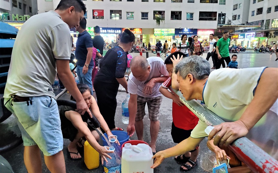 Bí thư Hà Nội chỉ đích danh trách nhiệm từng cơ quan vụ nước sông Đà nhiễm bẩn