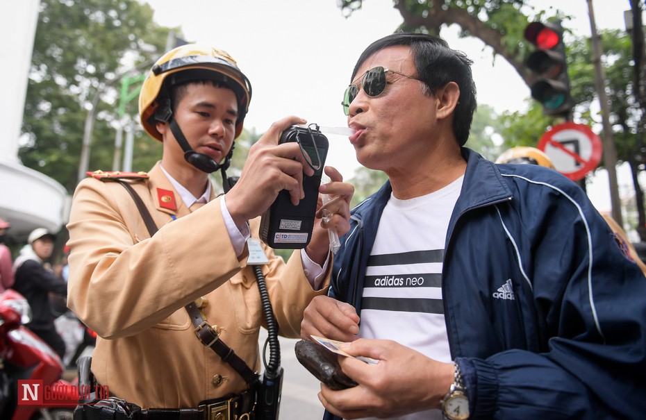 Không thể bỏ lỡ: Tăng giá dịch vụ y tế với người không có bảo hiểm, Tài xế ở Hà Nội bị phạt 35 triệu vì uống rượu phóng ô tô trên cao tốc