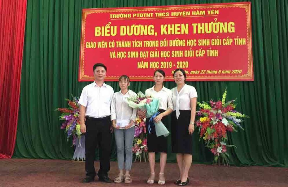 Học trò đi thi không đoạt giải, thầy hiệu trưởng làm điều này khiến ai cũng xúc động