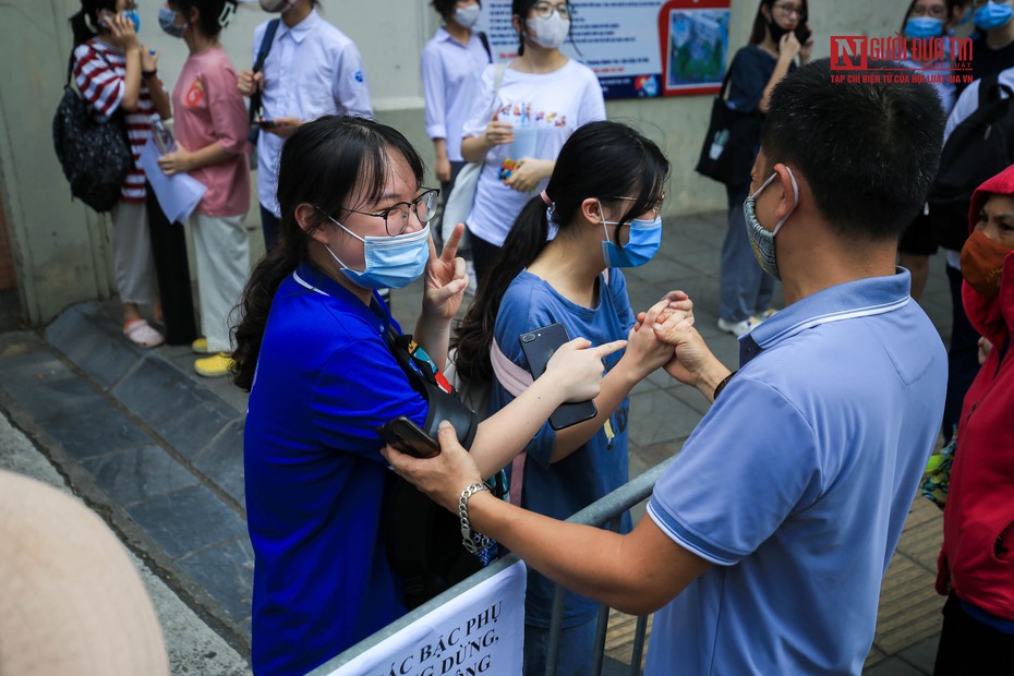 Thí sinh thở phào, tự tin giành điểm khá môn Ngữ văn thi THPT năm 2021