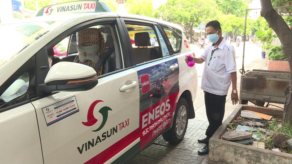 Taxi Vinasun khốn khó