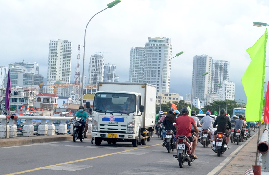 Khánh Hòa: Số người không có giấy phép lái xe mô tô còn rất lớn