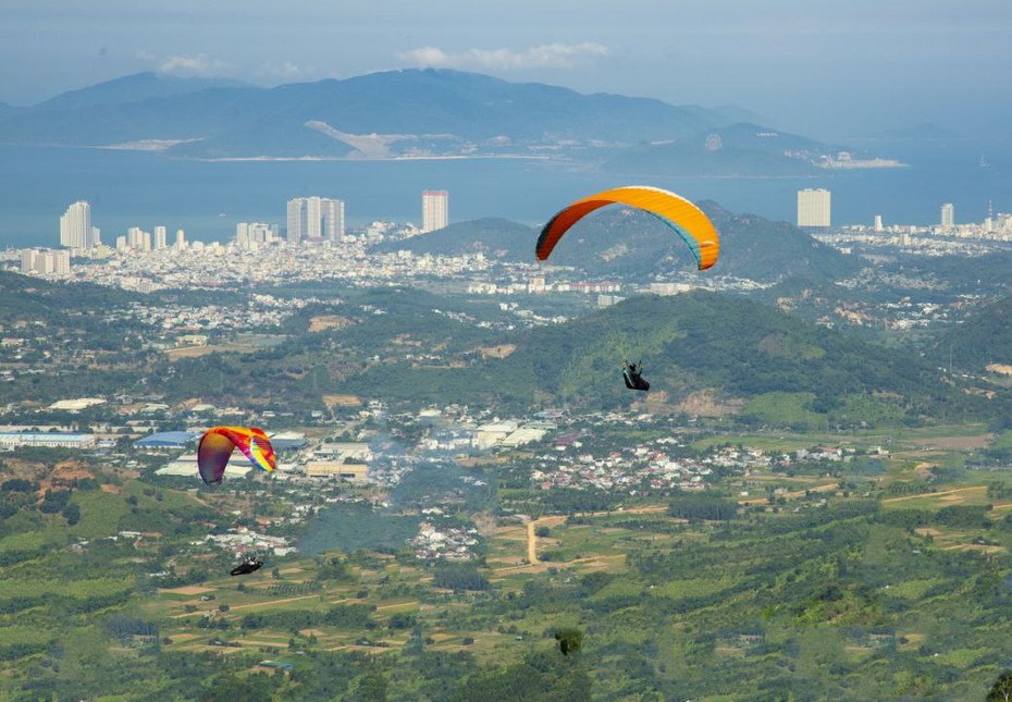 80 phi công tham gia Lễ hội dù lượn Nha Trang năm 2022