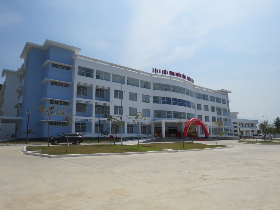Phó Chủ tịch nước dự khánh thành Bệnh viện Ung bướu tỉnh Khánh Hòa
