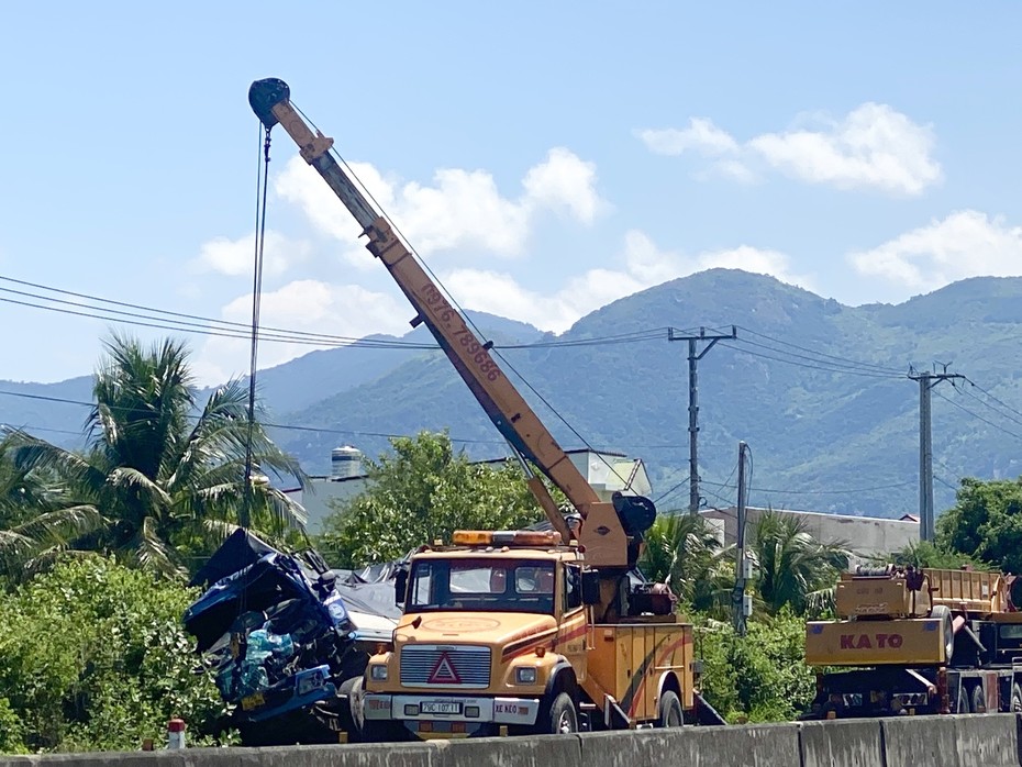 Khánh Hòa chỉ đạo khắc phục, xử lý vụ tai nạn giao thông tại Cam Ranh