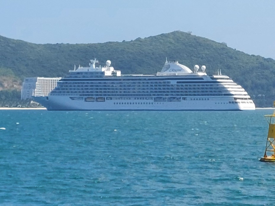 Khánh Hòa tiếp tục đón tàu biển quốc tế đưa khách đến tham quan