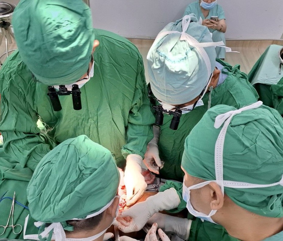 Khánh Hòa: Phẫu thuật thành công chuyển vạt da tự do có cuống mạch rời