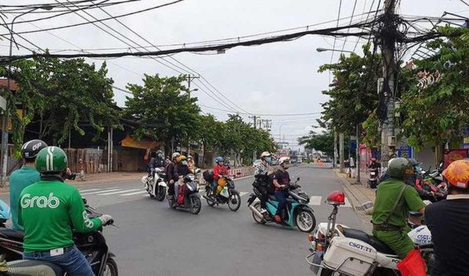 Hàng trăm người dân rời Đồng Nai về quê đều buộc phải quay lại