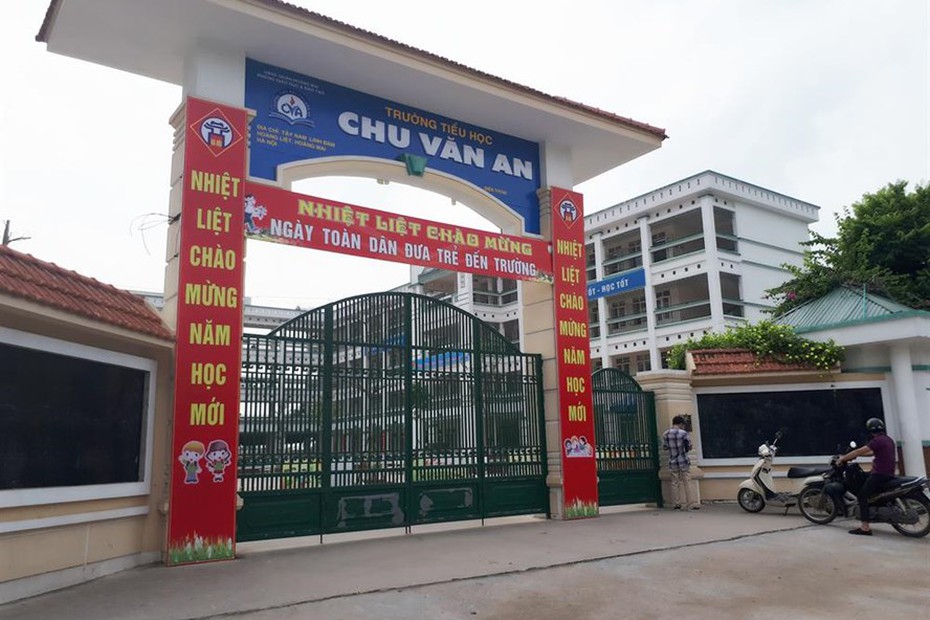 Nhiều học sinh đau bụng bất thường, một trường tiểu học bị kiểm tra VSATTP